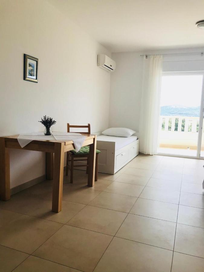 Apartments Villa Marie Seget Vranjica Eksteriør billede